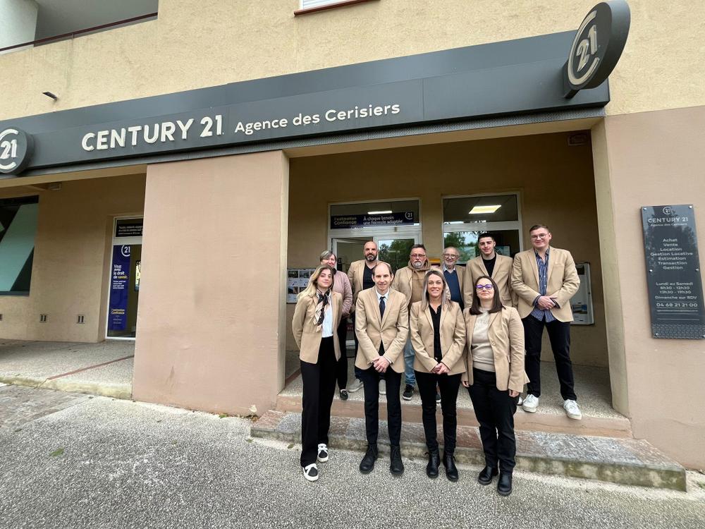 l'équipe de l'agence Agence des Cerisiers