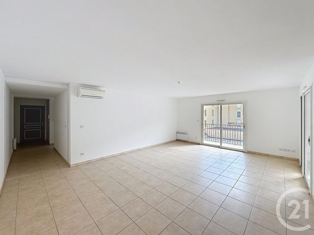 Afficher la photo en grand Appartement F3 à vendre - 3 pièces - 114.01 m2 - CERET - 66 - LANGUEDOC-ROUSSILLON - Century 21 Agence Des Cerisiers