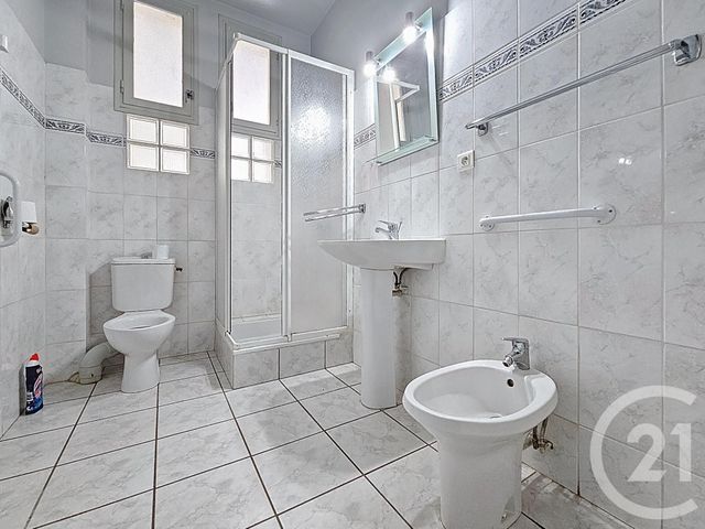 Afficher la photo en grand Appartement F3 à vendre - 3 pièces - 75.48 m2 - CERET - 66 - LANGUEDOC-ROUSSILLON - Century 21 Agence Des Cerisiers