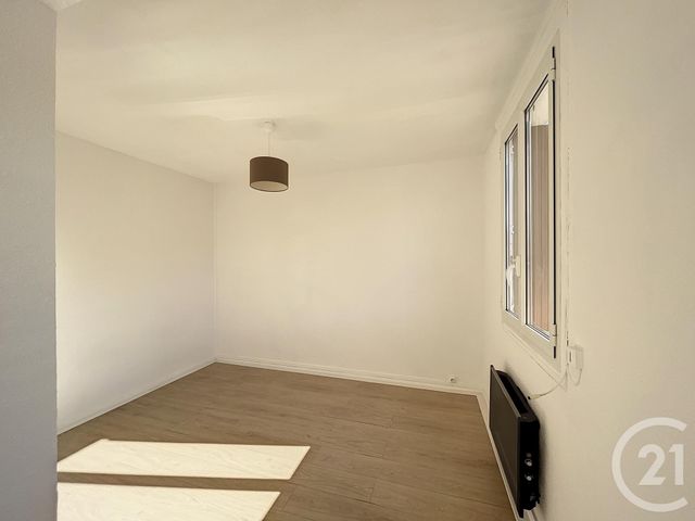 Appartement à louer - 3 pièces - 70.25 m2 - AMELIE LES BAINS PALALDA - 66 - LANGUEDOC-ROUSSILLON - Century 21 Agence Des Cerisiers