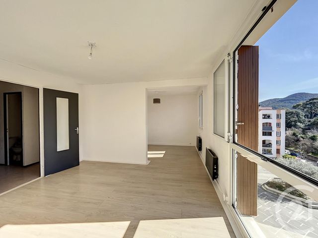 Appartement à louer - 3 pièces - 70.25 m2 - AMELIE LES BAINS PALALDA - 66 - LANGUEDOC-ROUSSILLON - Century 21 Agence Des Cerisiers