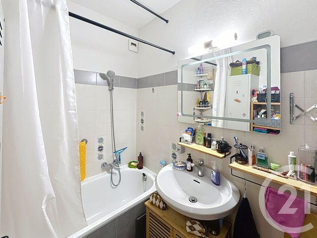 Appartement F3 à vendre - 3 pièces - 56.68 m2 - AMELIE LES BAINS PALALDA - 66 - LANGUEDOC-ROUSSILLON - Century 21 Agence Des Cerisiers