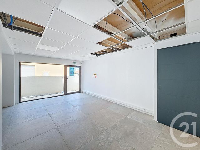 Appartement Local à louer - 1 pièce - 37.1 m2 - CERET - 66 - LANGUEDOC-ROUSSILLON - Century 21 Agence Des Cerisiers