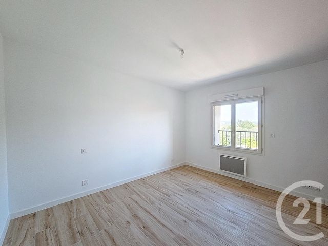 Appartement F3 à louer - 3 pièces - 65.27 m2 - CERET - 66 - LANGUEDOC-ROUSSILLON - Century 21 Agence Des Cerisiers