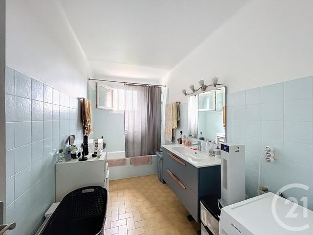 Appartement F4 à louer - 4 pièces - 94.55 m2 - CERET - 66 - LANGUEDOC-ROUSSILLON - Century 21 Agence Des Cerisiers