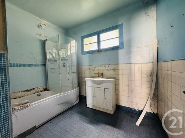 Appartement T5 à vendre - 5 pièces - 96.74 m2 - ARLES SUR TECH - 66 - LANGUEDOC-ROUSSILLON - Century 21 Agence Des Cerisiers