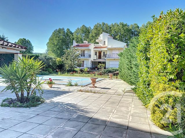 Afficher la photo en grand maison à vendre - 7 pièces - 240.39 m2 - CERET - 66 - LANGUEDOC-ROUSSILLON - Century 21 Agence Des Cerisiers