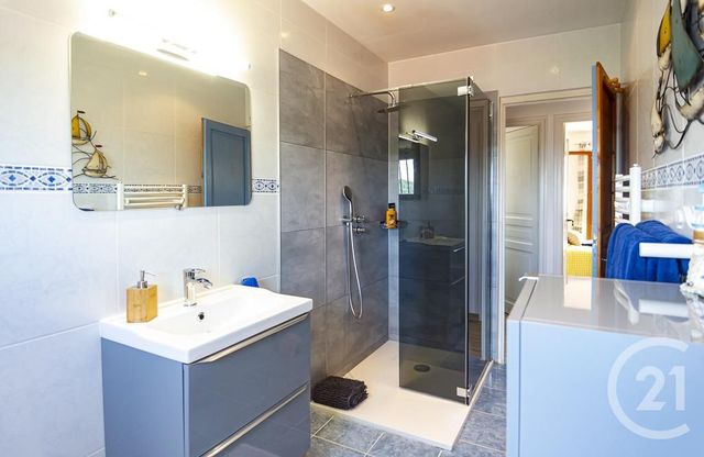 maison à vendre - 5 pièces - 160.49 m2 - CERET - 66 - LANGUEDOC-ROUSSILLON - Century 21 Agence Des Cerisiers maison à vendre - 5 pièces - 160.49 m2 - CERET - 66 - LANGUEDOC-ROUSSILLON - Century 21 Agence Des Cerisiers