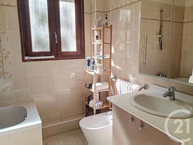 Appartement F3 à vendre - 3 pièces - 68.99 m2 - AMELIE LES BAINS PALALDA - 66 - LANGUEDOC-ROUSSILLON - Century 21 Agence Des Cerisiers Appartement F3 à vendre - 3 pièces - 68.99 m2 - AMELIE LES BAINS PALALDA - 66 - LANGUEDOC-ROUSSILLON - Century 21 Agence Des Cerisiers