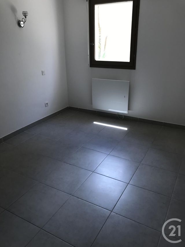 Afficher la photo en grand Appartement F3 à louer - 3 pièces - 98.0 m2 - CERET - 66 - LANGUEDOC-ROUSSILLON - Century 21 Agence Des Cerisiers