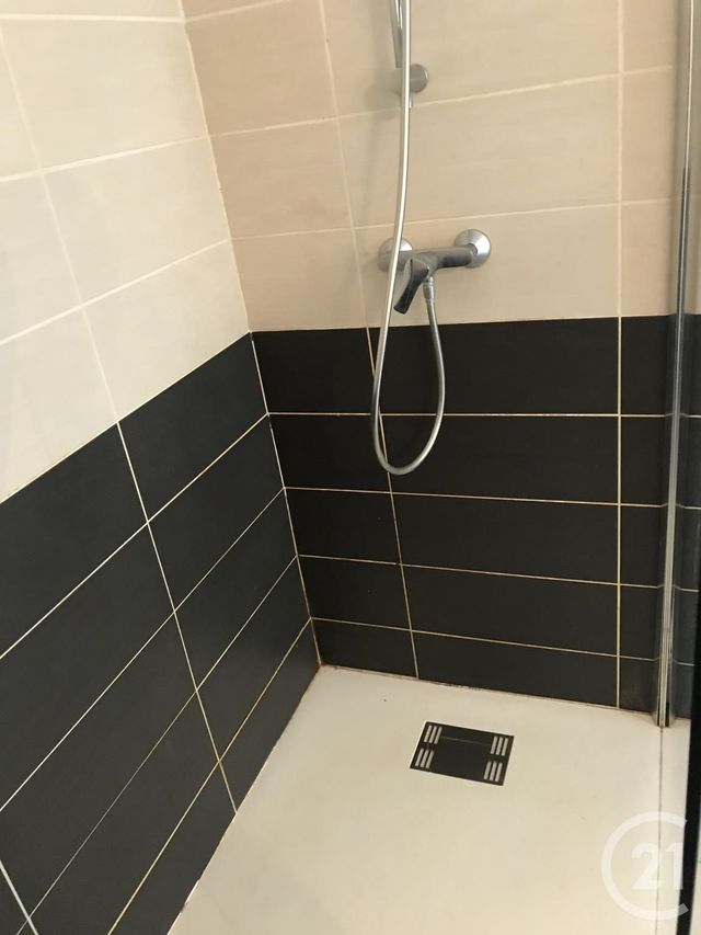 Afficher la photo en grand Appartement F3 à louer - 3 pièces - 98.0 m2 - CERET - 66 - LANGUEDOC-ROUSSILLON - Century 21 Agence Des Cerisiers
