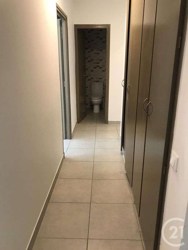 Afficher la photo en grand Appartement F3 à louer - 3 pièces - 98.0 m2 - CERET - 66 - LANGUEDOC-ROUSSILLON - Century 21 Agence Des Cerisiers