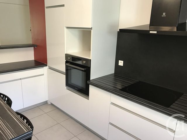 Afficher la photo en grand Appartement F3 à louer - 3 pièces - 98.0 m2 - CERET - 66 - LANGUEDOC-ROUSSILLON - Century 21 Agence Des Cerisiers