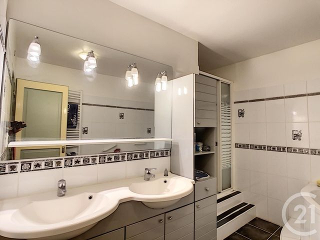 Afficher la photo en grand Appartement F3 à vendre - 3 pièces - 96.2 m2 - AMELIE LES BAINS PALALDA - 66 - LANGUEDOC-ROUSSILLON - Century 21 Agence Des Cerisiers