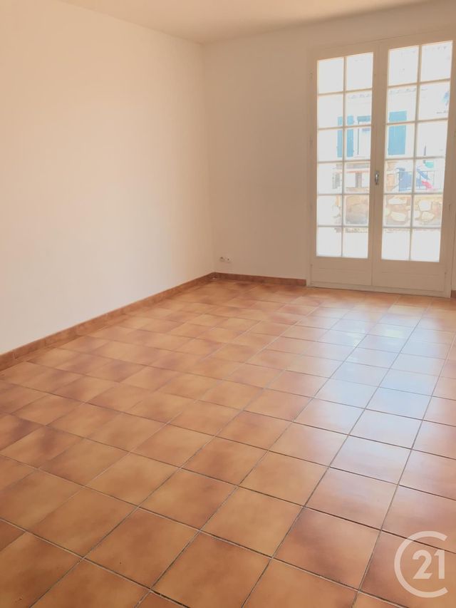Afficher la photo en grand Appartement F3 à louer - 3 pièces - 58.44 m2 - CERET - 66 - LANGUEDOC-ROUSSILLON - Century 21 Agence Des Cerisiers