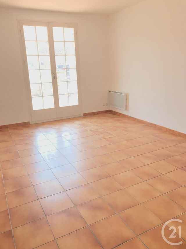 Afficher la photo en grand Appartement F3 à louer - 3 pièces - 58.44 m2 - CERET - 66 - LANGUEDOC-ROUSSILLON - Century 21 Agence Des Cerisiers