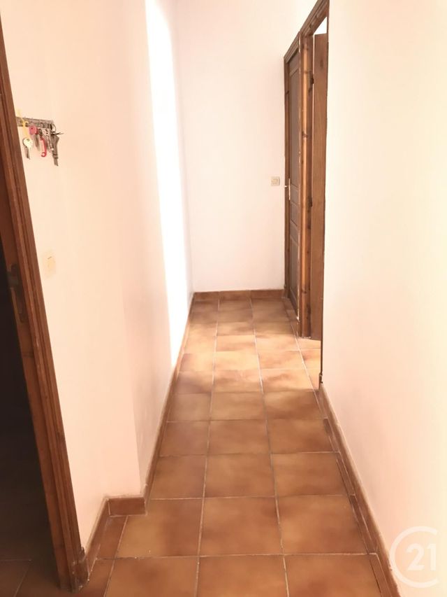 Afficher la photo en grand Appartement F3 à louer - 3 pièces - 58.44 m2 - CERET - 66 - LANGUEDOC-ROUSSILLON - Century 21 Agence Des Cerisiers
