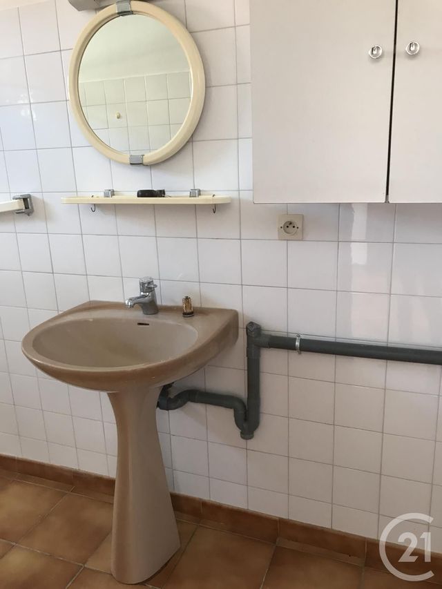 Afficher la photo en grand Appartement F3 à louer - 3 pièces - 58.44 m2 - CERET - 66 - LANGUEDOC-ROUSSILLON - Century 21 Agence Des Cerisiers