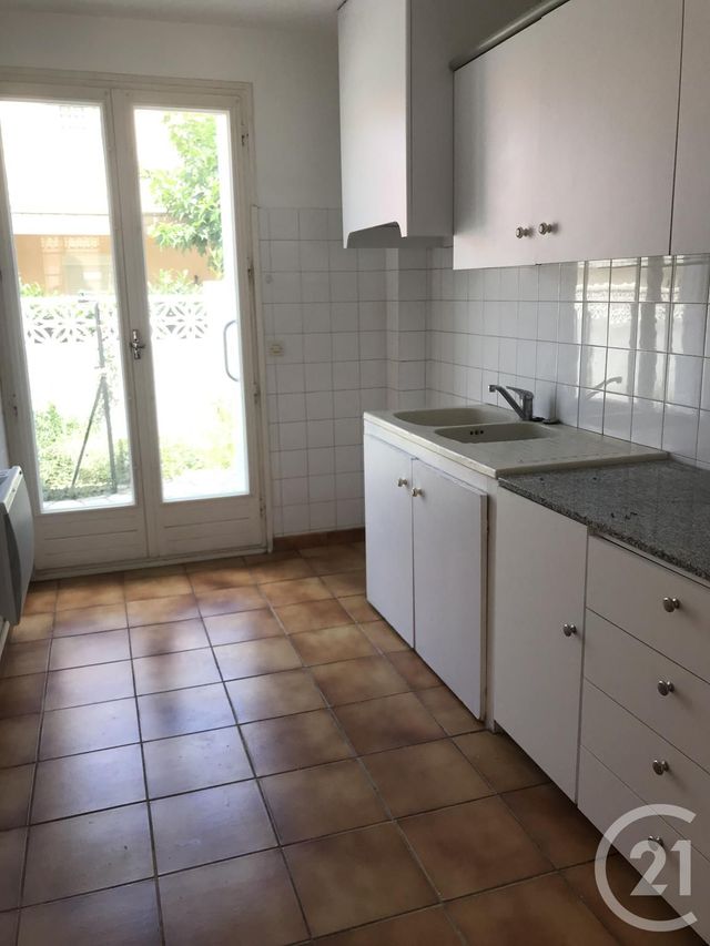 Afficher la photo en grand Appartement F3 à louer - 3 pièces - 58.44 m2 - CERET - 66 - LANGUEDOC-ROUSSILLON - Century 21 Agence Des Cerisiers