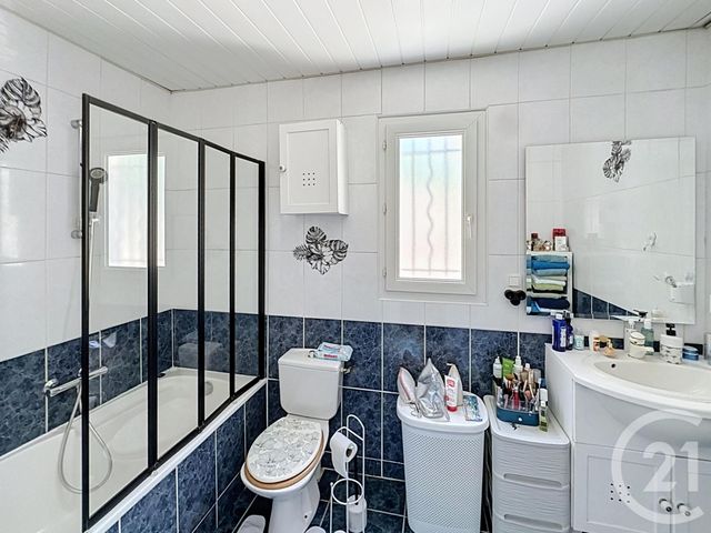 Appartement T2 à vendre - 2 pièces - 48.45 m2 - CERET - 66 - LANGUEDOC-ROUSSILLON - Century 21 Agence Des Cerisiers