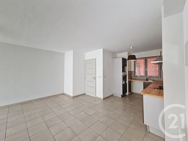 Appartement T3 à vendre - 3 pièces - 72.36 m2 - CERET - 66 - LANGUEDOC-ROUSSILLON - Century 21 Agence Des Cerisiers