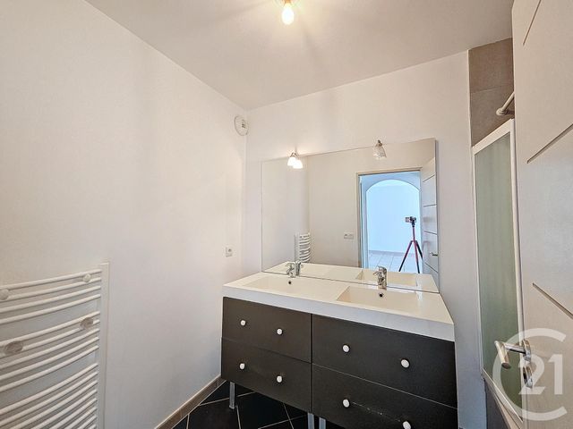 Appartement T3 à vendre - 3 pièces - 72.36 m2 - CERET - 66 - LANGUEDOC-ROUSSILLON - Century 21 Agence Des Cerisiers