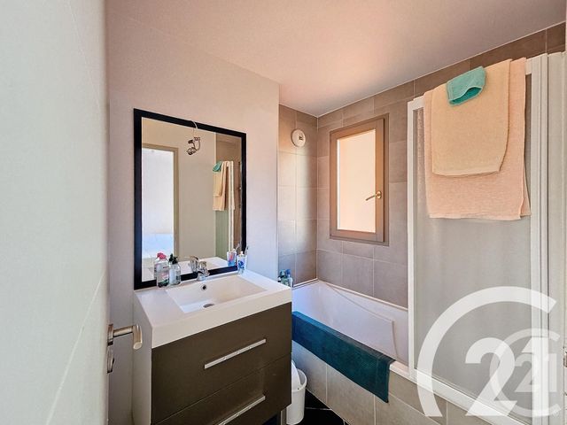 Afficher la photo en grand Appartement F3 à vendre - 3 pièces - 74.0 m2 - CERET - 66 - LANGUEDOC-ROUSSILLON - Century 21 Agence Des Cerisiers