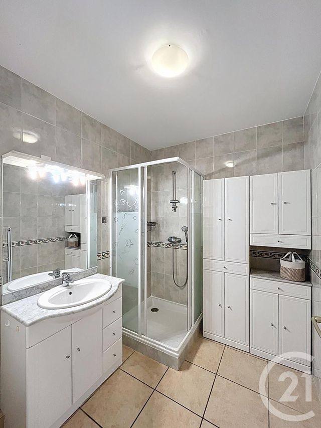 Appartement F3 à louer - 3 pièces - 76.68 m2 - LE BOULOU - 66 - LANGUEDOC-ROUSSILLON - Century 21 Agence Des Cerisiers